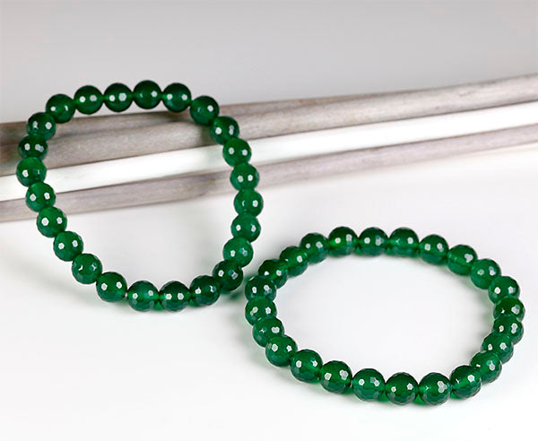 Armband grön / Stylish green agate: faceted bracelet for natural harmony