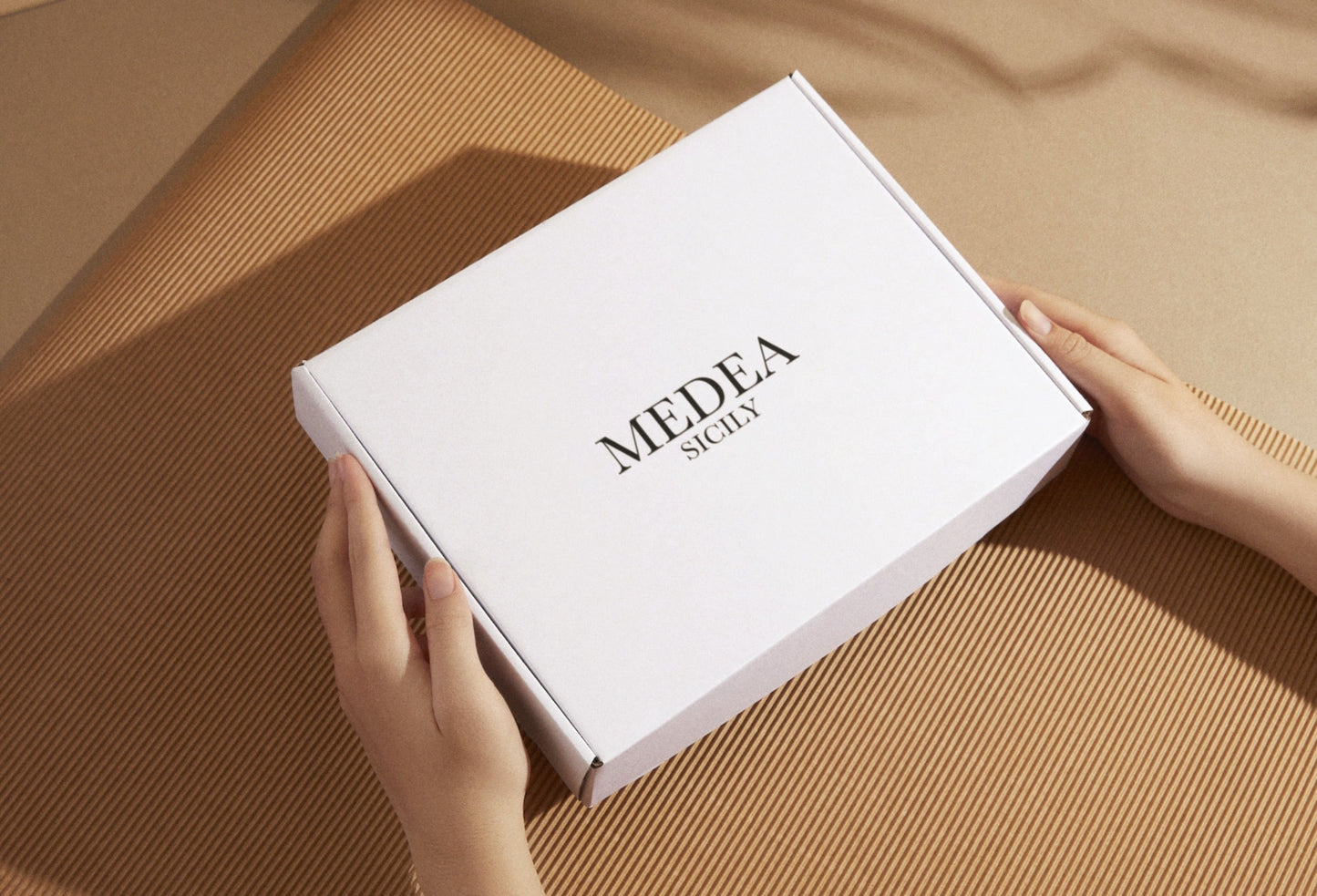 ÖRONHÄNGEN / PRICKLY PEAR EARRINGS