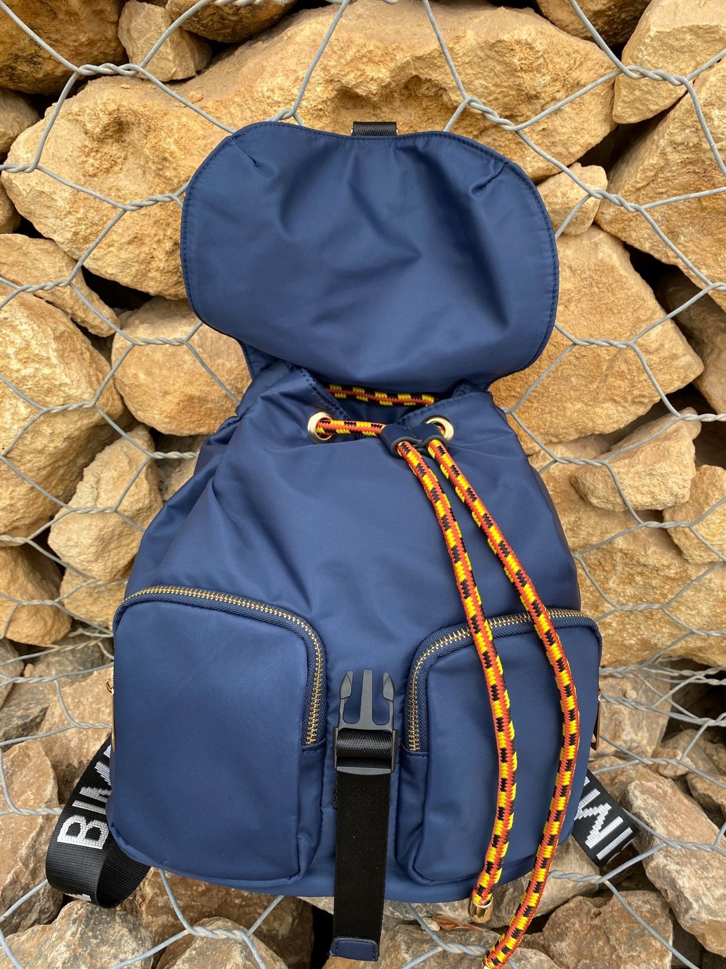 Ryggsäck- Svart ryggsäck- Belted Blue Backpack
