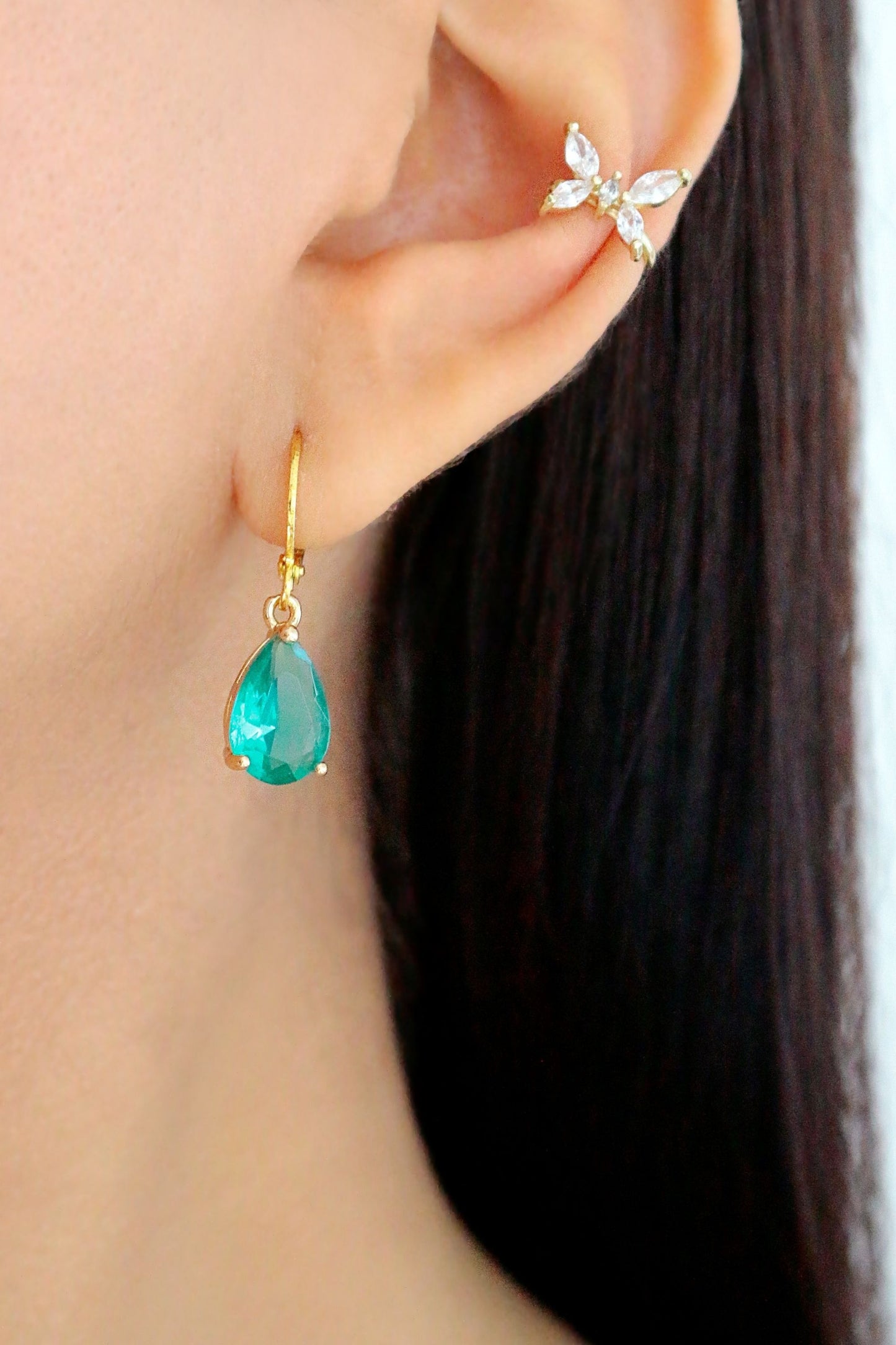 Öronhängen / 18K Rainbow Teardrop Hoop Earrings